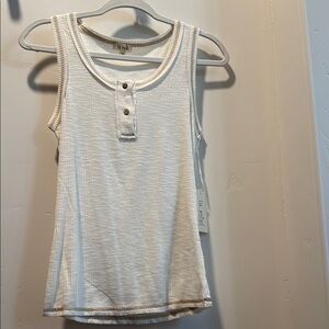 Women's White Sleeveless Top